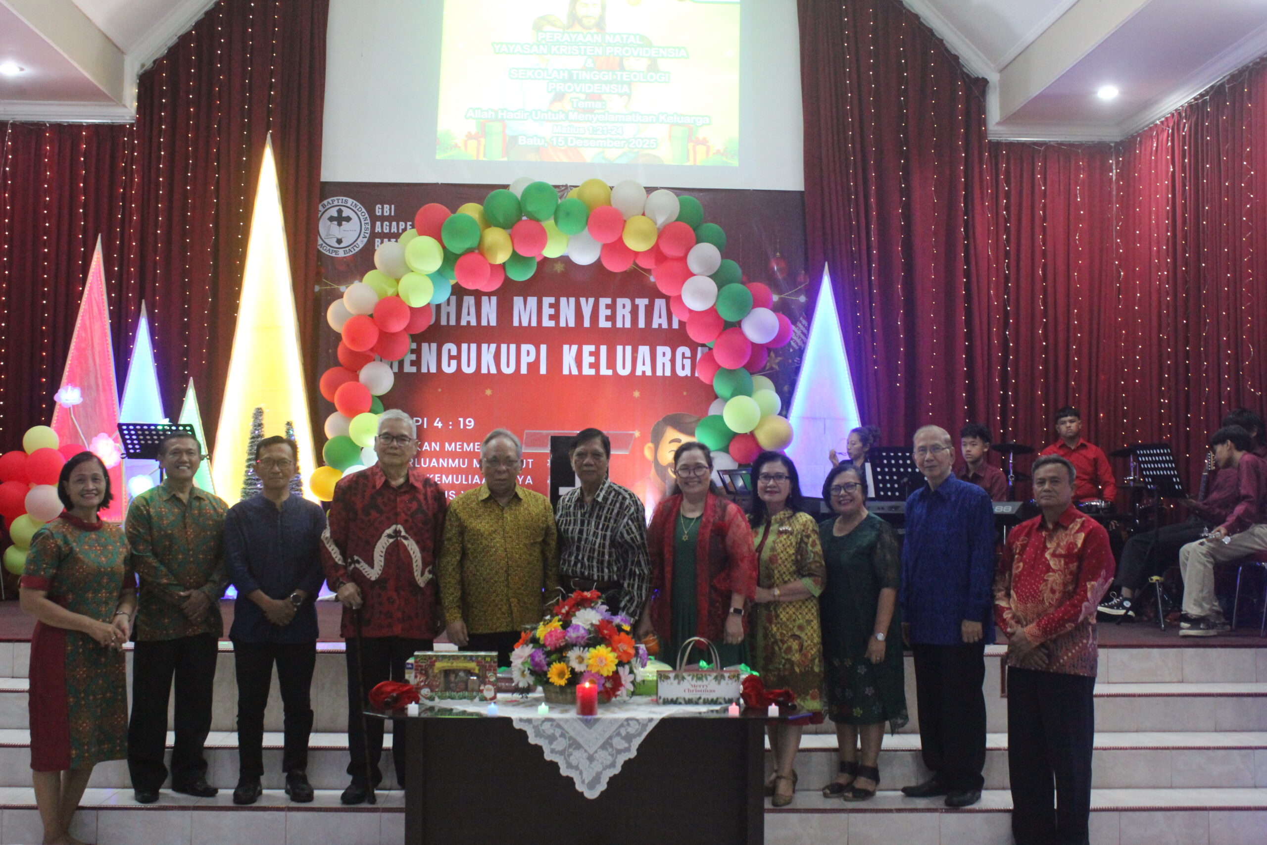 Perayaan Natal YKP dan STTP di GBI Agape Batu